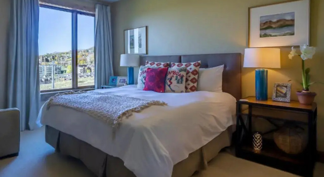 Edgemont 2401 - Luxury Ski-in Ski-out Condo, Забронировать Отель Стимбот-Спрингс Колорадо, рядом с Preview Ski Lift