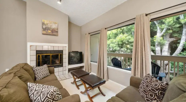 358 Stimson Avenue 2 Bedroom Condo by Redawning, Забронировать Апартаменты/квартира Отели Пизмо-Бич с парковкой, рядом с Дом Джона Прайса, Парковка