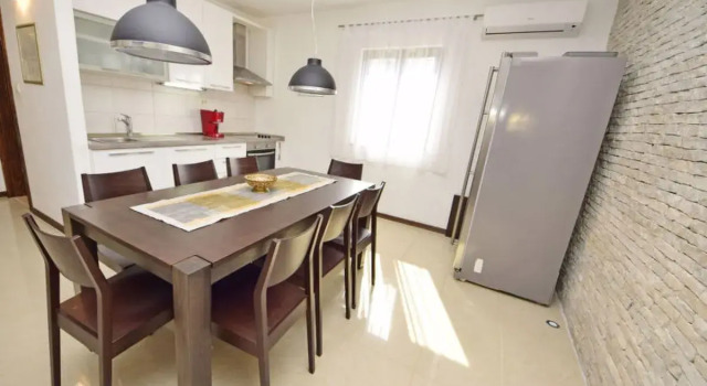House Sofija Roccastrada, Rezerwuj Hotel Hotele w Split-Dalmatia County z parkingiem, Parking