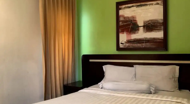 Bandoeng Guest House by Pesen Kamar