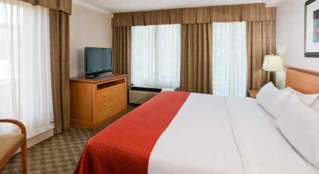 Люкс DoubleTree by Hilton North Vancouver