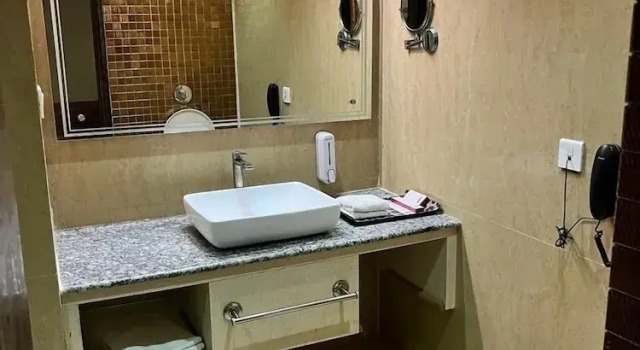 Номер Premium с балконом Regenta Resort Shyam Bharatpur