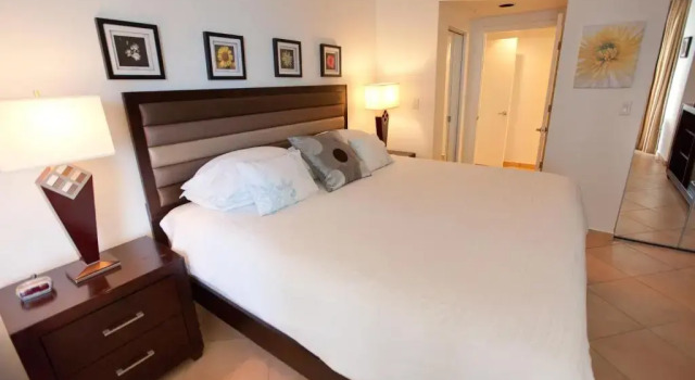 Oceanview Apartments in Sunny Isles, Varaa Huoneisto Hotellit Miami Beach uima-altaalla, Uima-allas