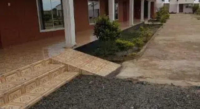 Pazuri Executive Lodge, Prenota Hotel Kalomo Meridionale