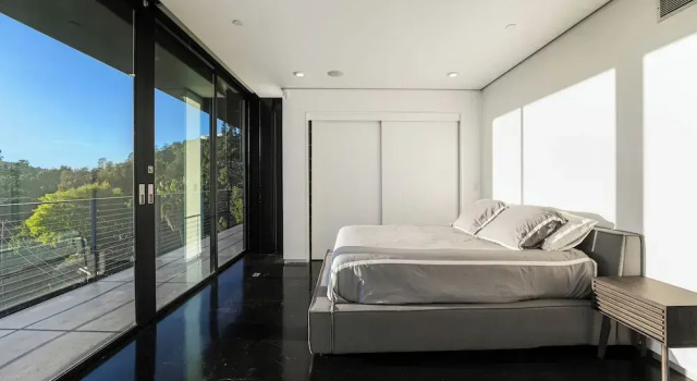 Glass Mansion - Chic Glass Villa in LA Hills With Views, Style & Serenity, Забронировать Вилла Виллы Лос-Анджелеса, рядом с Парк Раньон-Каньон, Вилла