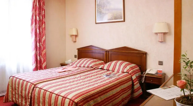 Двухместный номер Standard Hotel Meslay Republique