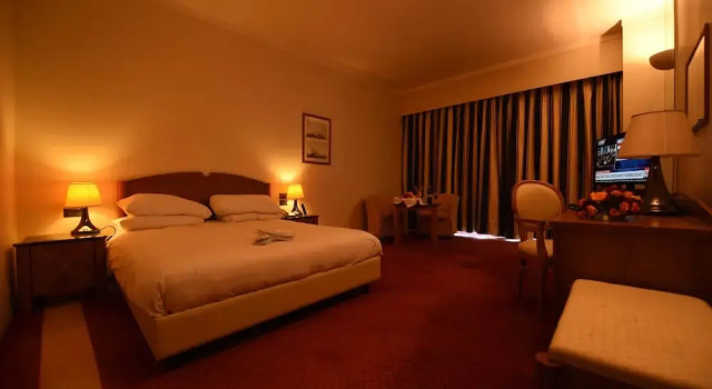 Dyrektorski suite i balkonem Hotel Asmara Palace