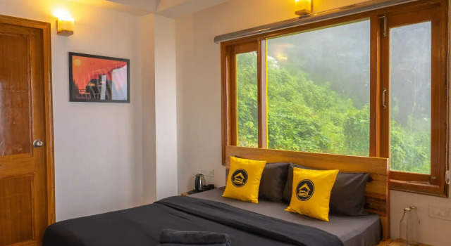 Двухместный номер Superior с балконом и с красивым видом из окна The Hosteller Mussoorie, Mall Road