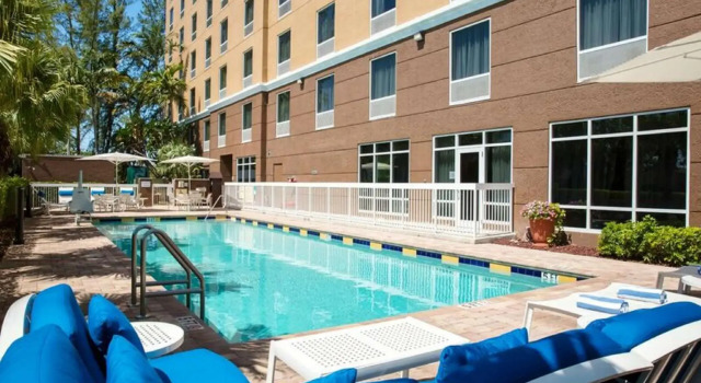 Кровать в общем номере Hampton Inn by Hilton Hallandale Beach Aventura