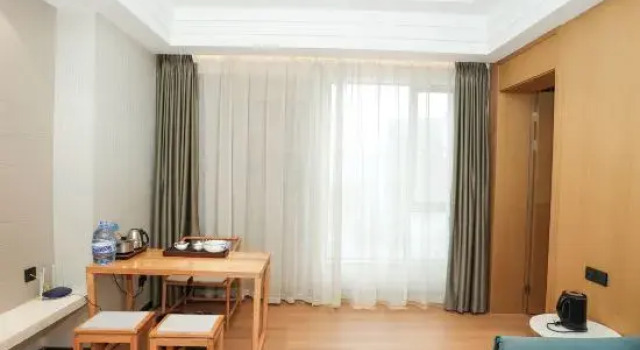 Люкс Executive Sunlight Holiday Hotel