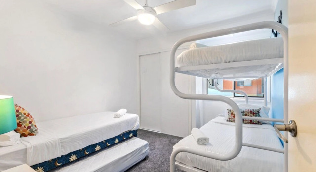 3BR Beach Escape, Забронировать Отель Бизнес-отели Солнечного побережья, 4* 5*