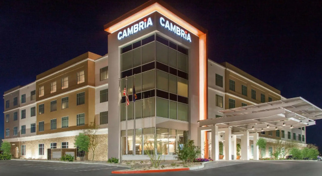Кровать в общем номере Hilton Garden Inn North Phoenix Scottsdale