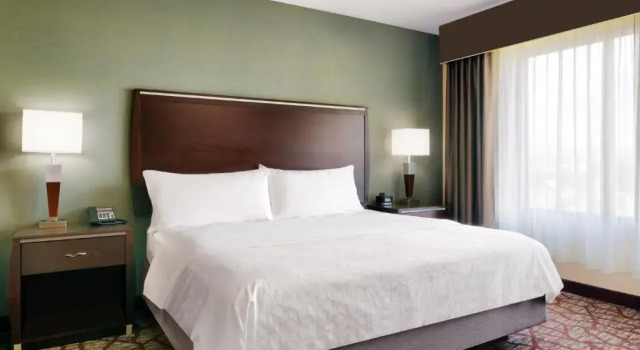 Люкс Holiday Inn Express Hotel & Suites Butte by IHG