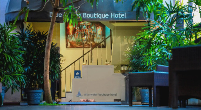 Кровать в общем номере Blue Water Boutique Hotel