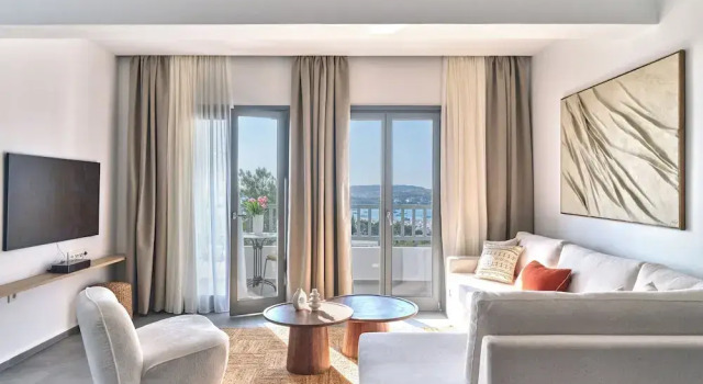 Апартаменты Parousia Luxury Apartments