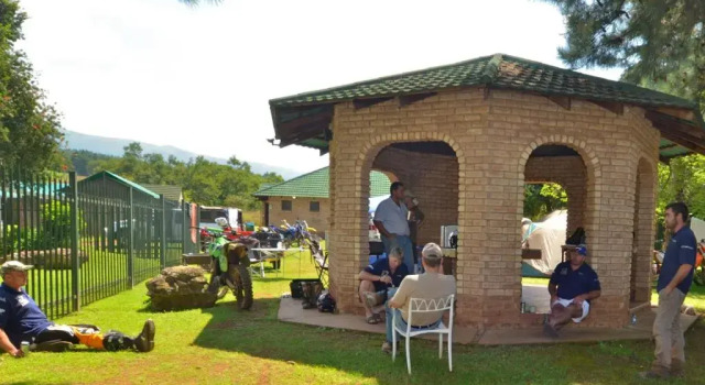 Тент с видом на реку Sabie River Camp