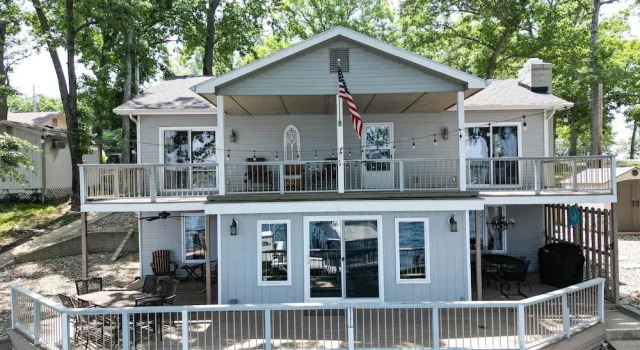 Unforgettable Views & Lakefront Firepit Nights, Забронировать Дом для отпуска Виллидж-оф-Фор-Сизонс США