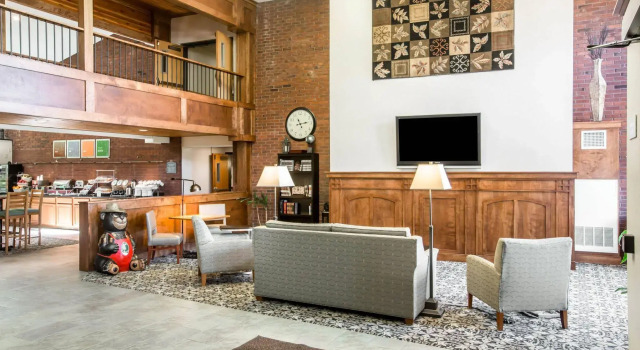 Comfort Suites, Rezervovat Hotel Burlington Burlington Area