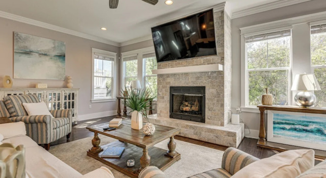 1 Mi to Blue Mtn Beach! 30A Getaway w/ Golf Cart, Book Feriehus Villaer i Florida, Villa