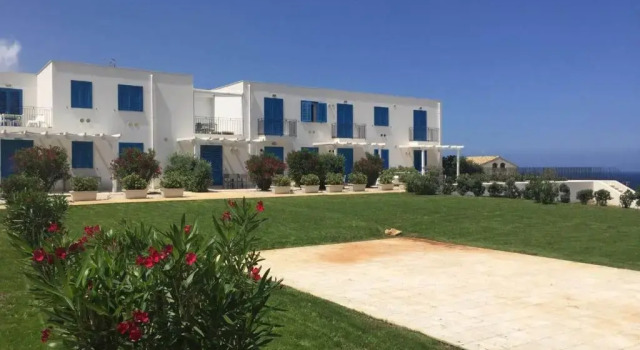 Коттедж с 2 комнатами Opuntia Cala Azzurra Macari