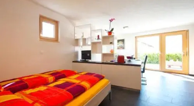 Ferienwohnung Neuhäusler, Schinnas Sura 799, Buchen Sie Hotel Inn Graubünden