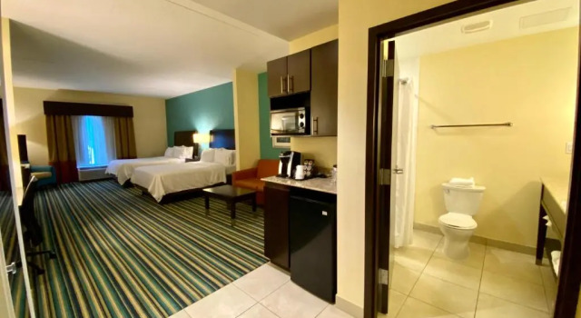 Четырёхместный люкс Holiday Inn Express & Suites - Orlando - Southeast by IHG