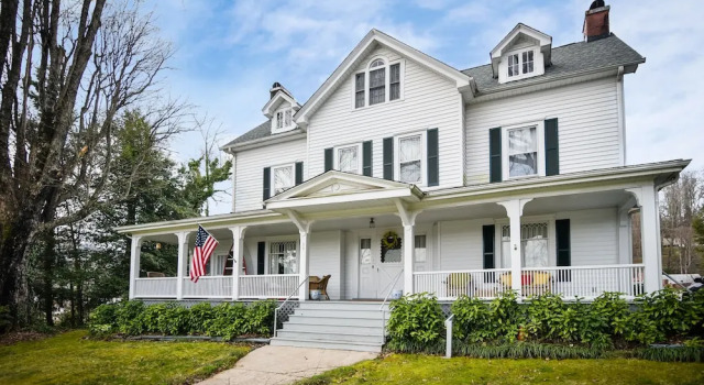 Love Lane Bed & Breakfast, Забронировать Отель Уэйнсвилл Аппалачи
