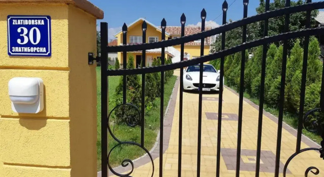 Апартаменты Golden House Apartments