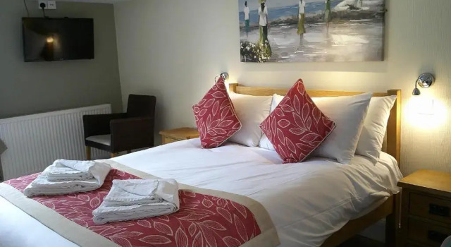 Номер Standard The Crown Hotel