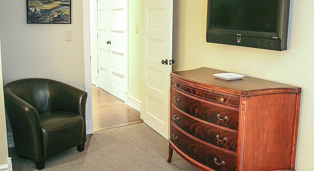 Newsroom Suites, Book Hotel Wellington Prince Edward
