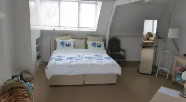 B & B Aan T Volkspark, Забронировать Отель Отели Твенте с парковкой, Парковка
