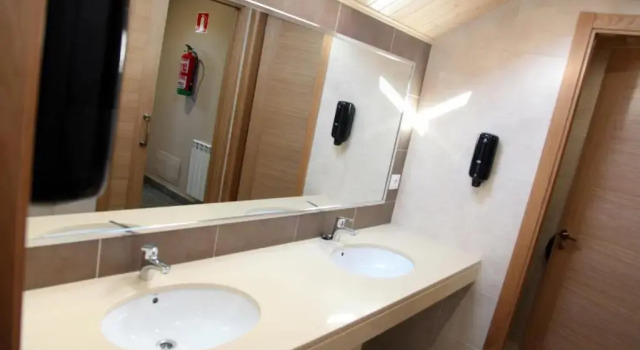 Кровать в общем номере Pension San Anton
