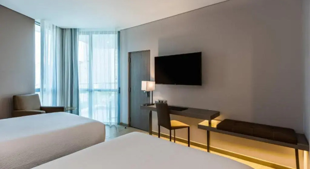 Четырёхместный номер Standard с балконом и с видом на океан AC Hotel By Marriott Santa Marta
