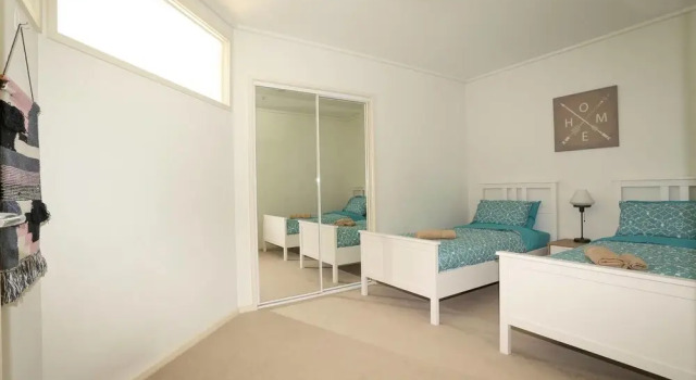 Two Bedrooms near Crown with Free WiFi and Carpark, Забронировать Отель Отели Мельбурна с бассейном, рядом с Пристань для яхт «Е», Бассейн