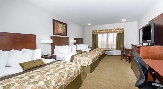Шестиместный номер Standard Ramada Olds