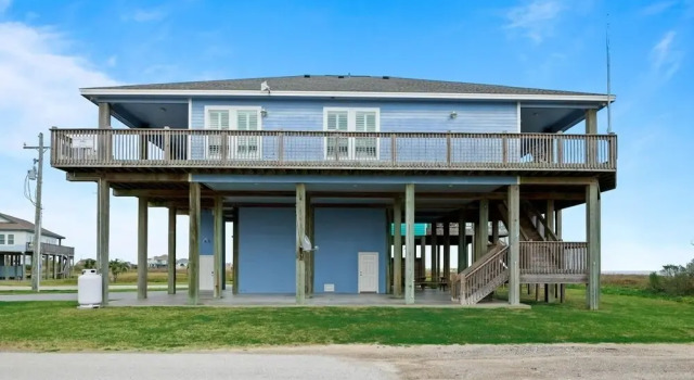 Just One More Day 4 Bedroom Home by RedAwning, Rezerwuj Dom wakacyjny Hotele w Bolivar Peninsula z parkingiem, Parking