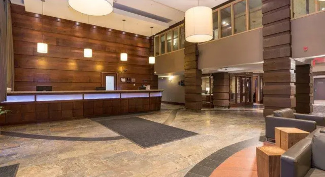 Двухместный полулюкс Sandman Hotel Calgary Airport