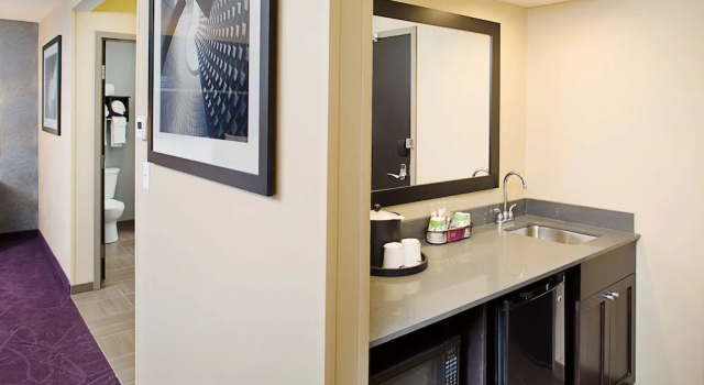 Студия Hampton by Hilton Lansing West