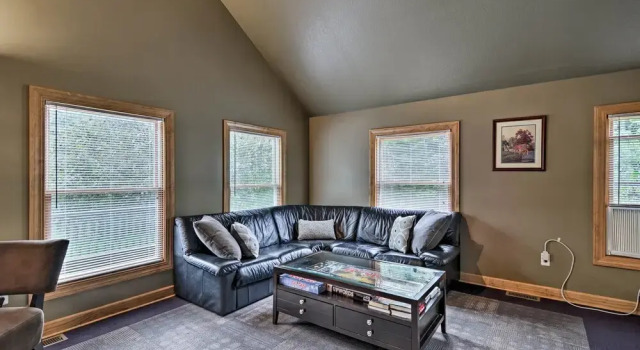Pet-friendly Home Near Lakes & Snowmobile Trails!, Varaa Lomakoti Roscommon Michigan