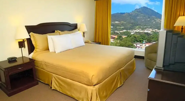 Двухместный люкс Plaza Hotel and Suites