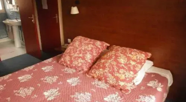 Hôtel Maya, Забронировать Отель Отели в центре Кавалер-сюр-Мер с завтраком, отели в центре Кавалер-сюр-Мер с завтраком
