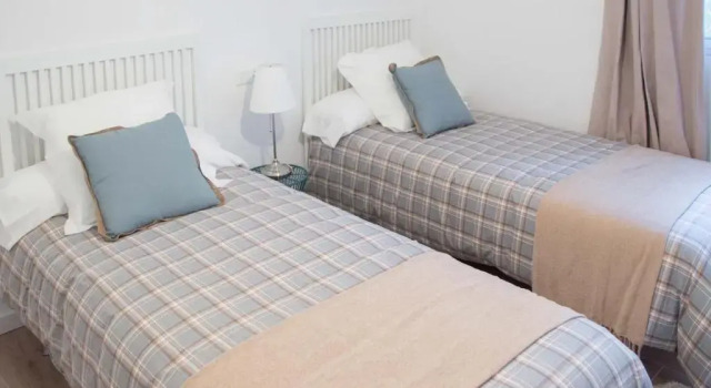 Charming country house Torremolinos, Забронировать Отель Отели Торремолинос с парковкой, рядом с Культурный центр им. Пабло Руиса Пикассо, Парковка
