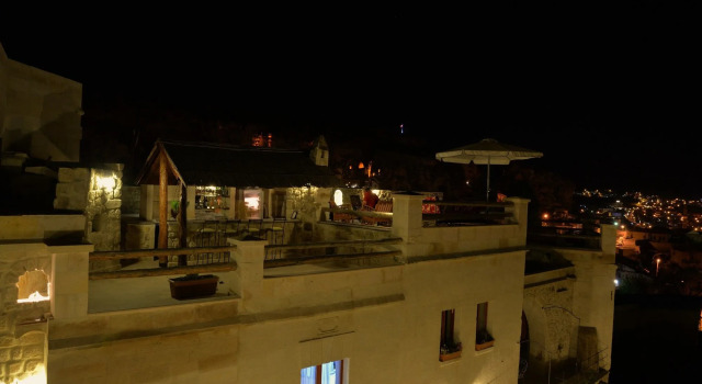 Canyon Cave Hotel