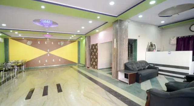OYO 19451 Hotel Blue Moon, Забронировать Отель Отели штата Раджастхана с парковкой, Парковка