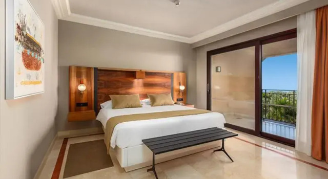 Люкс с балконом и с красивым видом из окна Unique Club at Lopesan Costa Meloneras Resort