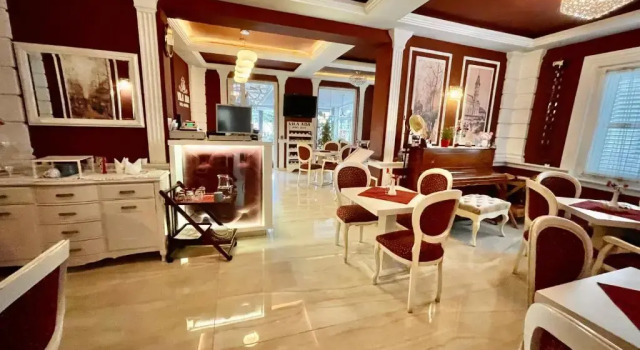 Vila Ada Hotel, Забронировать Отель Отели в центре Тираны, в центре, Завтраки