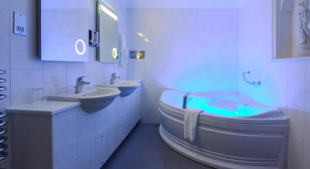 Номер Superior The Falcon Hotel