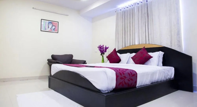 Hyber Hotel's- Gachibowli, Rezerwuj Hotel Secunderabad 