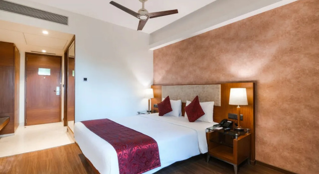 Номер Deluxe с видом на город 7 Apple Hotel - Viman Nagar Pune