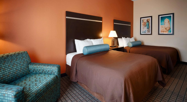 Четырёхместный номер Standard Best Western Plus Pontoon Beach